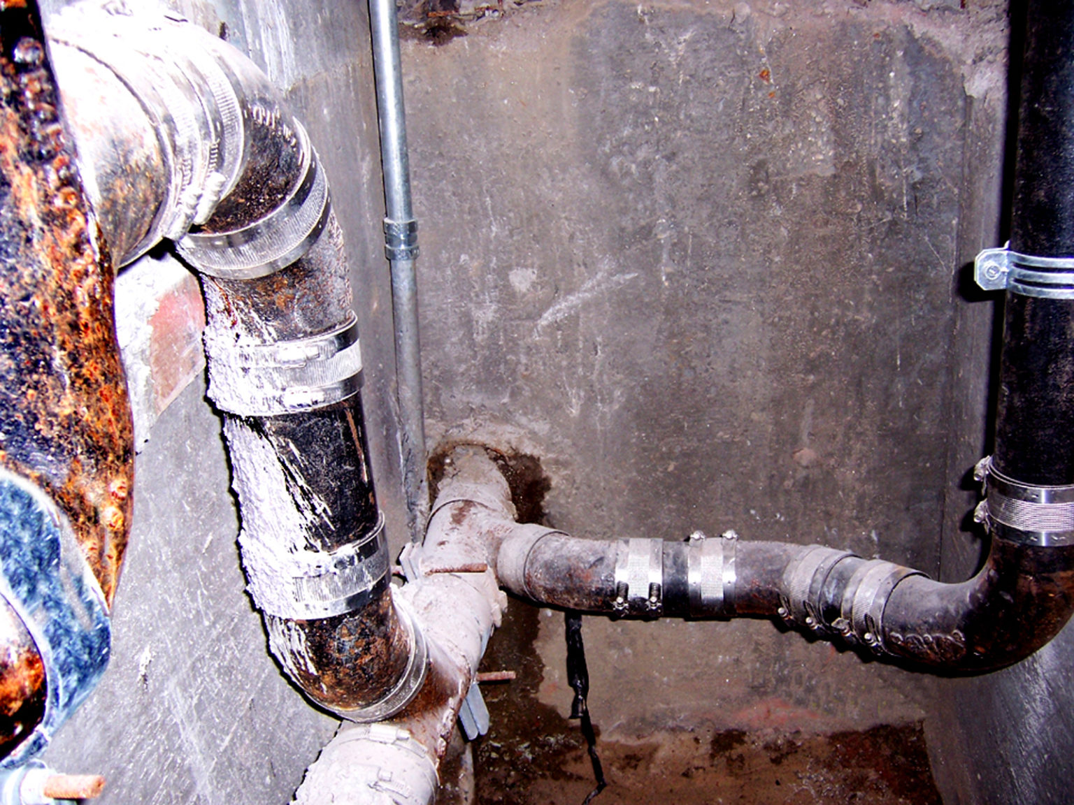 Sewer Leak From Drain Pipes Diagnosis, Detection, And Repair