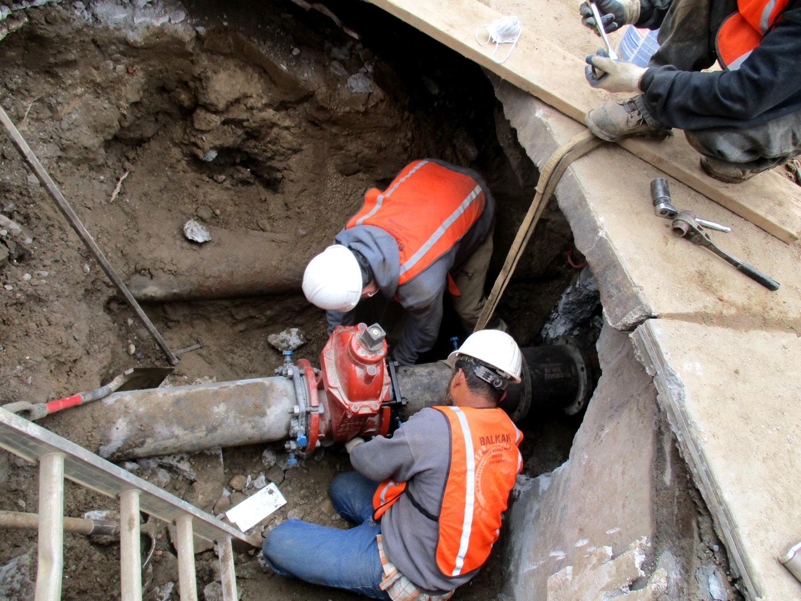 Who pays water main repair