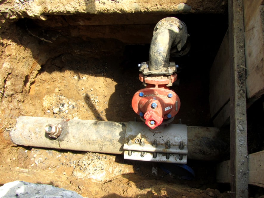 wet tap connection water main valves